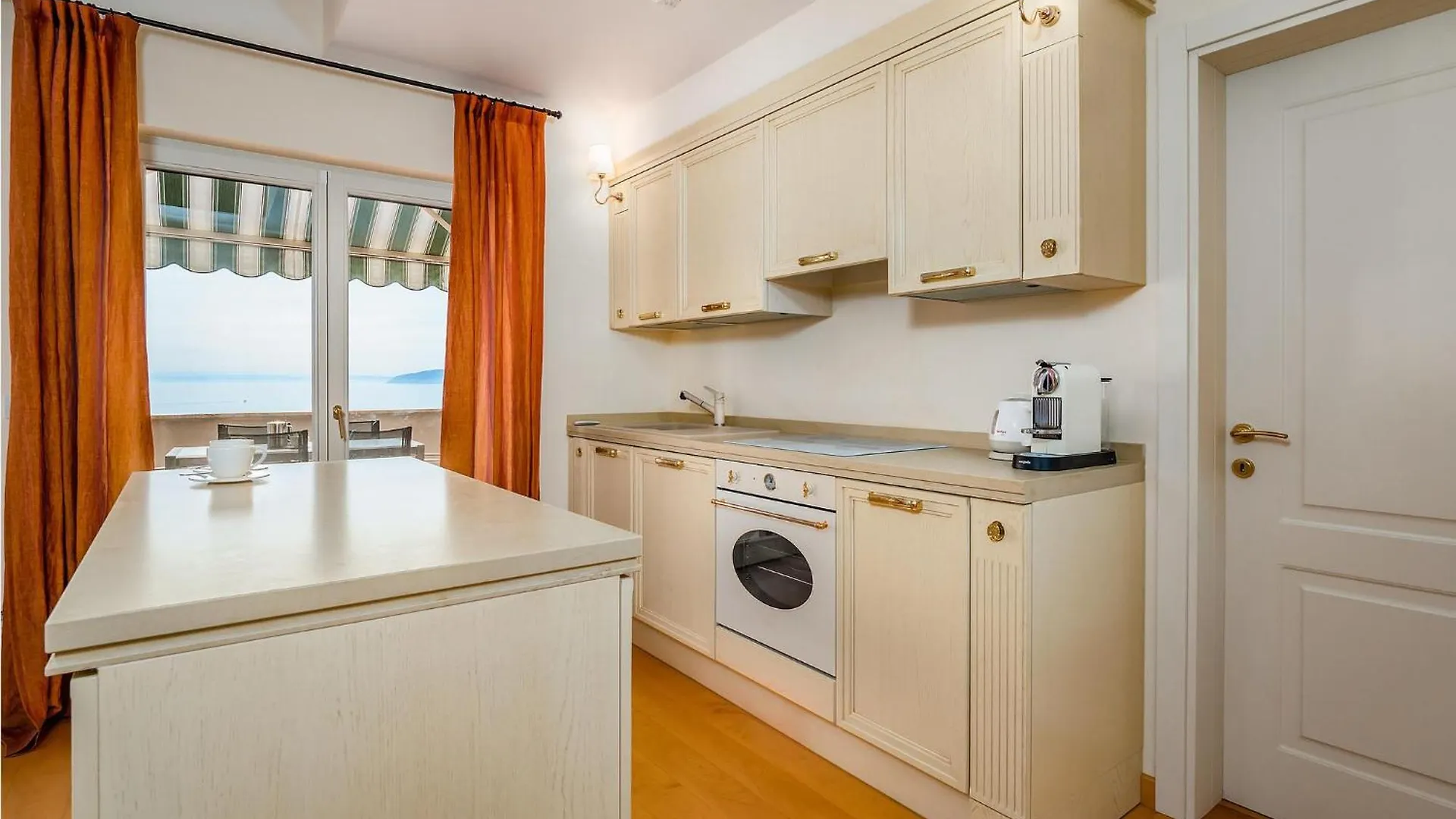 4 Bedroom Lovely Apartment In Mošćenička Draga 0*,  Croazia