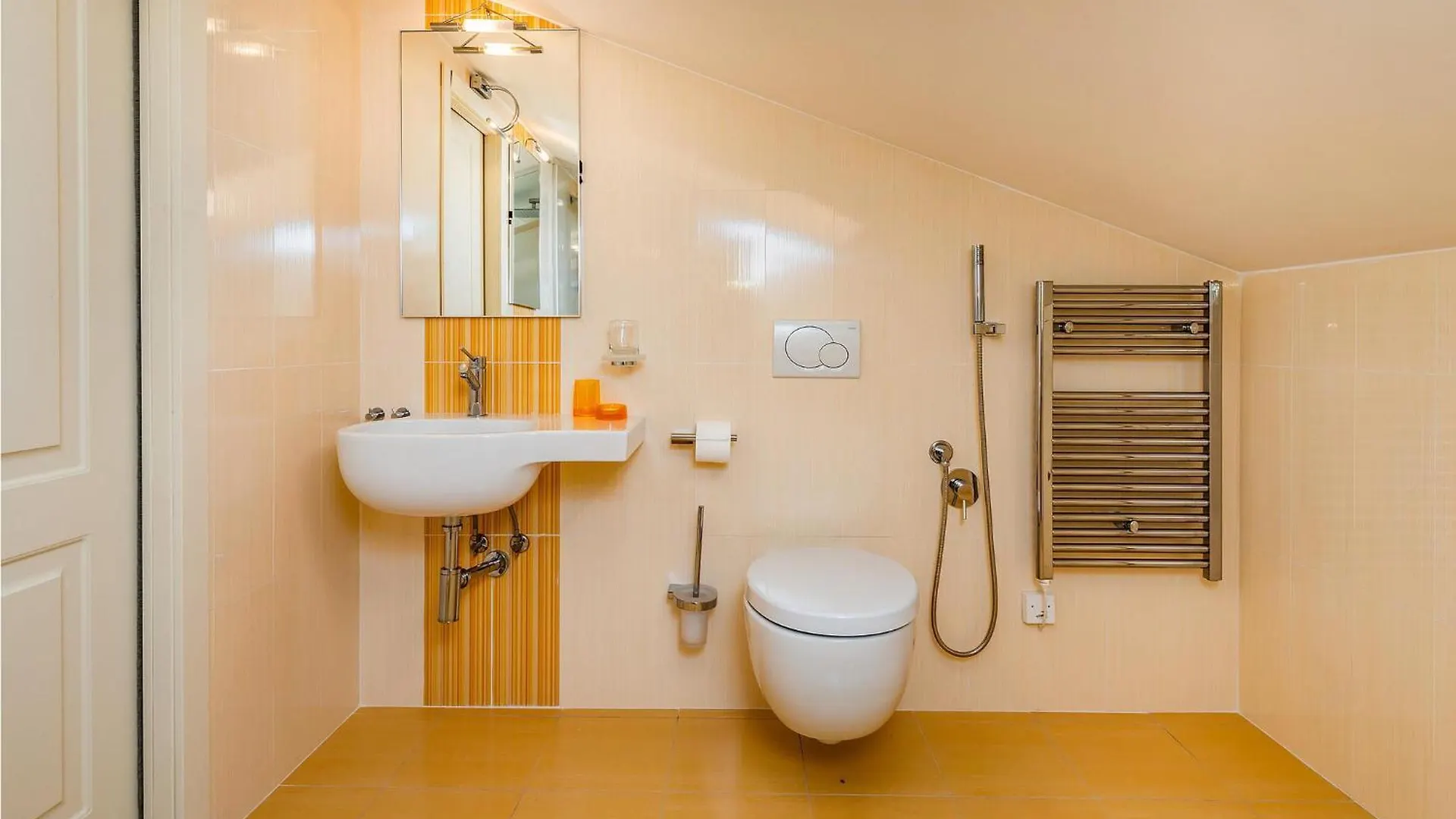4 Bedroom Lovely Apartment In Mošćenička Draga 0*,