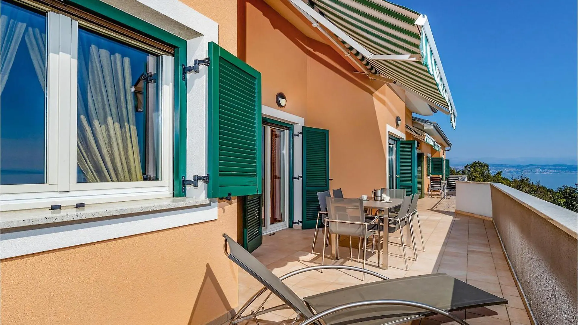 Contatti di 4 Bedroom Lovely Apartment In Moscenicka Draga