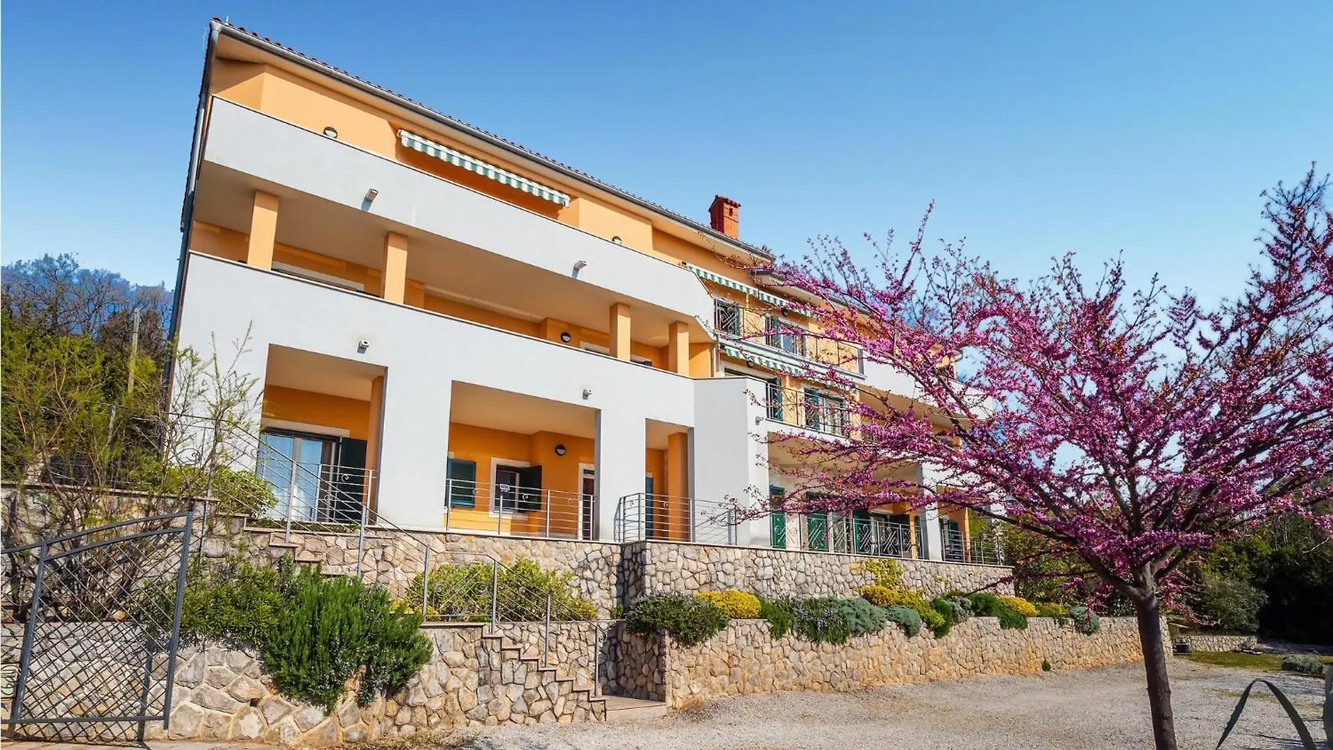 4 Bedroom Lovely Apartment In Mošćenička Draga