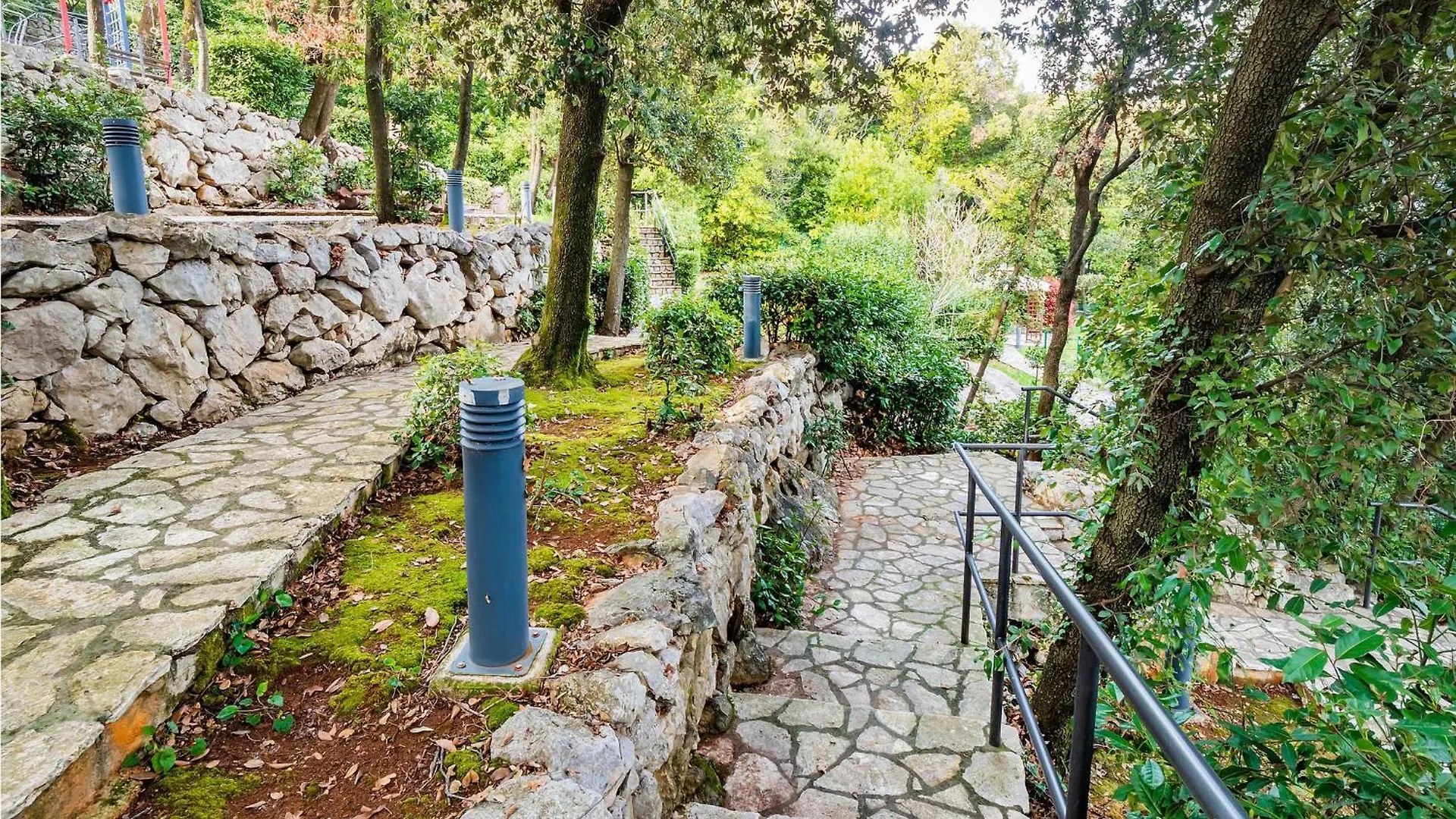 4 Bedroom Lovely Apartment In Mošćenička Draga 0*,